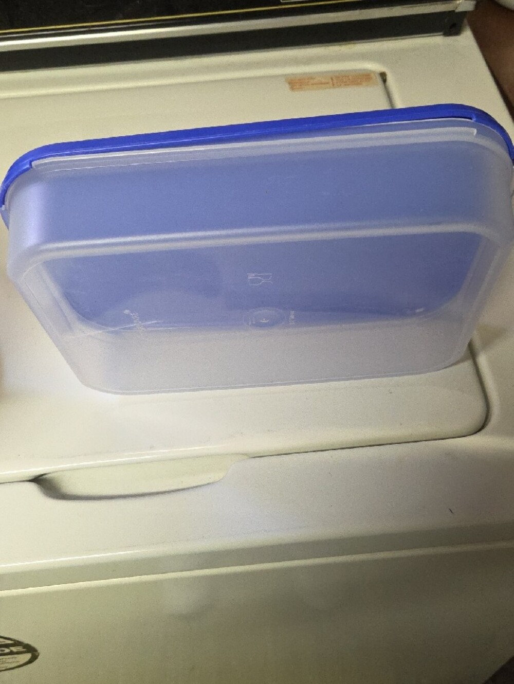 Tupperware Blue Rectangular Food Storage Lid - Picture 3 of 4